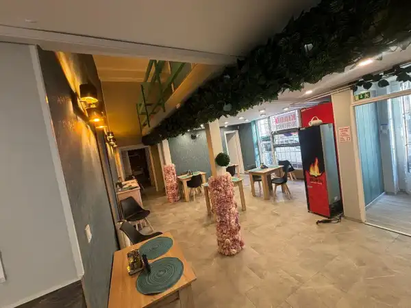 Eladó üzlethelyiség utcai bejáratos, Budapest, VI. kerület 125 m² 30 M Ft